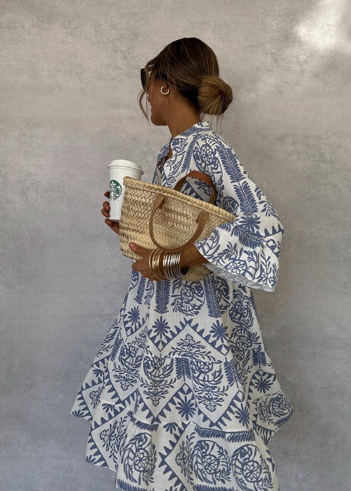 Anastasia Maxiklänning Dam – Bohemisk Sommarklänning med V-ringning & Luftigt Blommigt Tryck