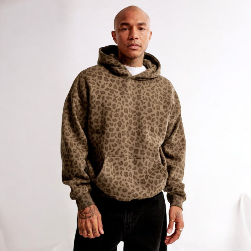 Andrew Sweat à Capuche Homme – Loose Casual Fit & Modern Leopard Pattern
