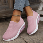Lova slip-on damskor i mörkblå – mångsidig och modern design