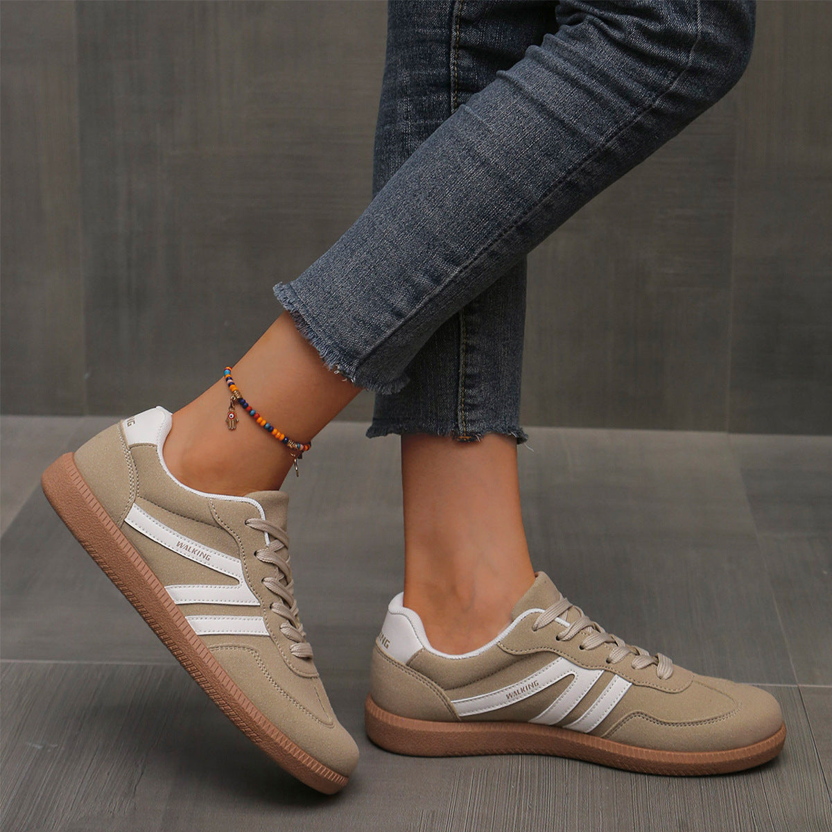 Halkfri sula på Nora ortopediska sneakers, underifrån