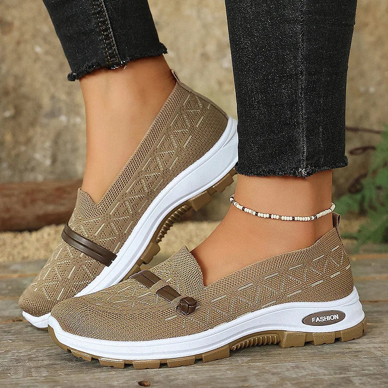 Rinda dam slip-on skor i svart – lätta vardagsskor med andningsbar design