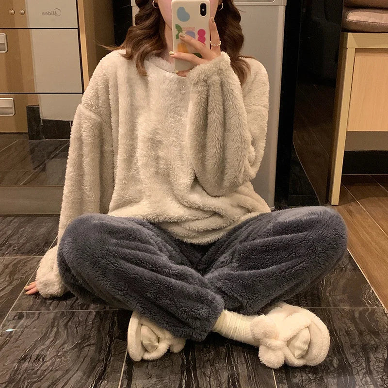 Selma fleece pyjamasset bakifrån – lång ärm och bekväm passform