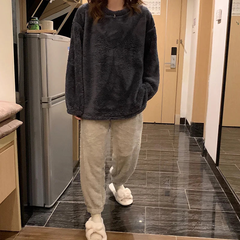 Dam fleece pyjamasset – enfärgad och bekväm nattkläder