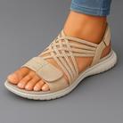 Soleil justerbar sandal för damer – bakre stödrem och stängning i närbild