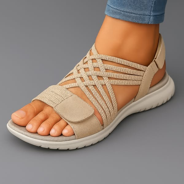 Soleil justerbar sandal för damer – bakre stödrem och stängning i närbild